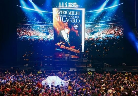 El presidente y su banda en el Movistar Arena: Milagros hacen las doñas