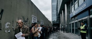 Espejismo y tragedia: Economía para pocos y economía real en el contraste de un relato