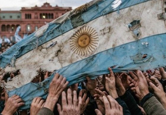 Entre la colonia extractivista y la necesaria refundación del movimiento nacional
