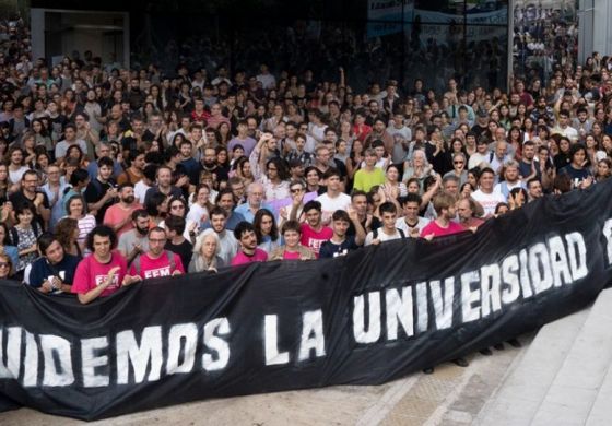 Destrucción de la universidad pública: Un presupuesto fuera de la ley
